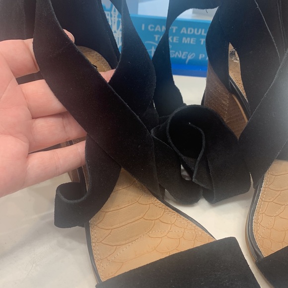 Gianni Bini suede wrap heels - Picture 4 of 13